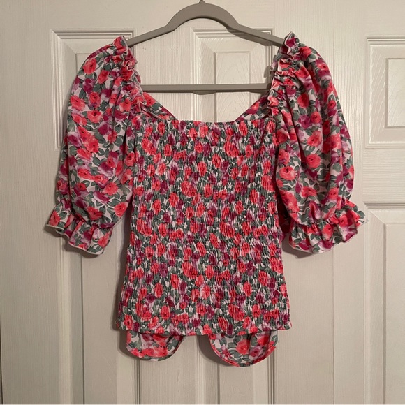 Floral Ruched Top - Picture 2 of 3